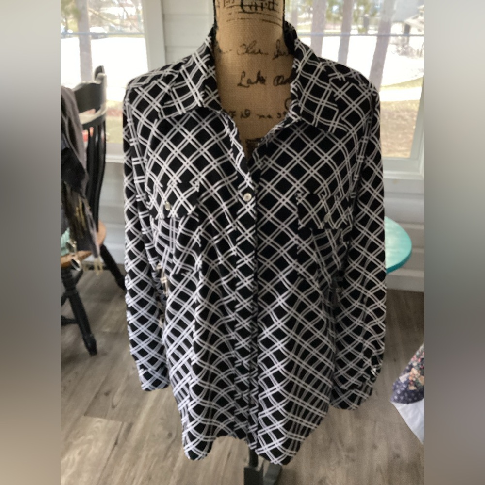Notations Black and White Lattice Button-Up Blouse
